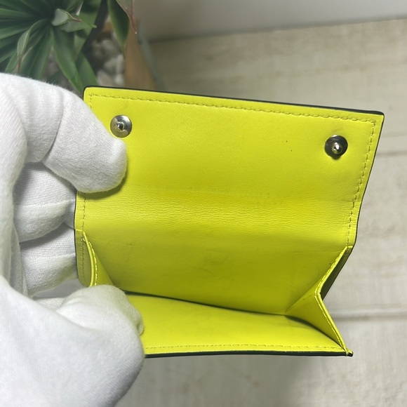 Louis Vuitton Taigalama Discovery Compact Wallet Jaune - Picture 9 of 16